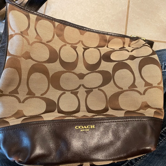 Brown Coach tote - Picture 2 of 3